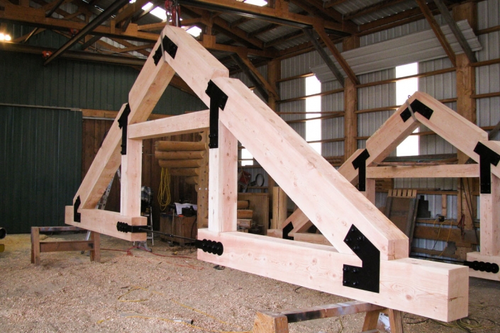 timber truss with exterior connection plates